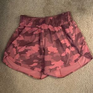 Lululemon 5” mid-rise shorts. Pink camo. Size 6.